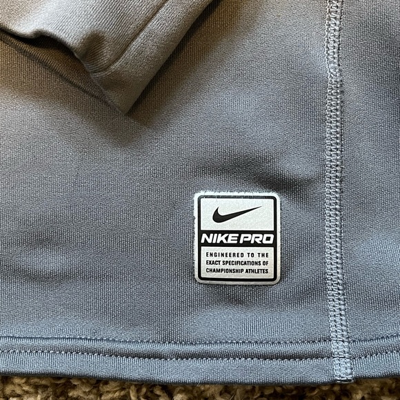 Nike Pro combat dry fit long sleeve shirt - Picture 2 of 5